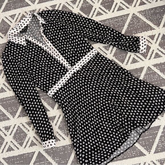 Miss selfridge ditzy floral long sleeve fit & flare dress - Picture 2 of 6